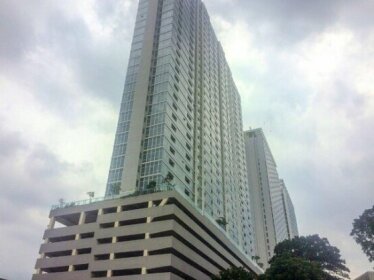 Best Price Studio Menteng Park Apartment By Travelio