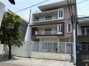 Budget Cozy Almuntaha Downtown Jakarta Syariah