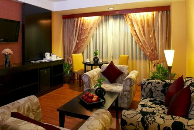 Century Park Hotel Jakarta - Photo2