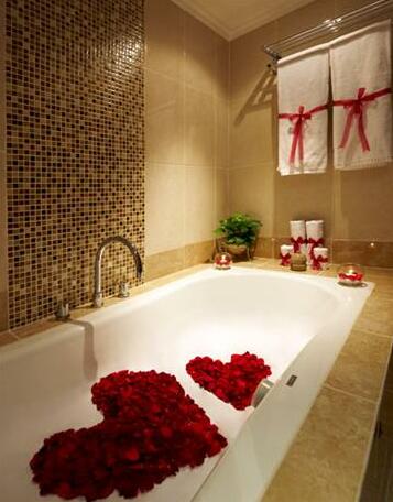 Century Park Hotel Jakarta - Photo5