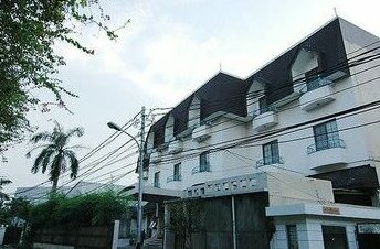 Chandra Residence