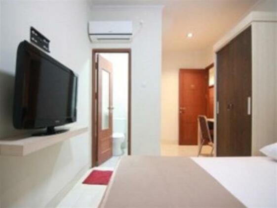 Cilandak Heights Hotel - Photo5