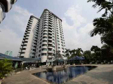 Classy 2BR With Sofa Bed Park Royale Apartment By Travelio