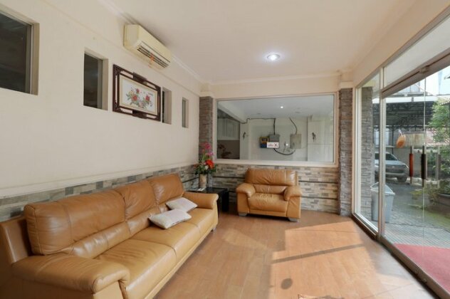 Clover Residence Near Mall Ambassador - Photo3