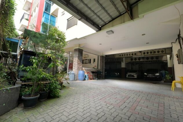 Clover Residence Near Mall Ambassador - Photo4