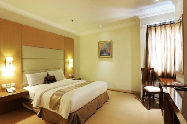 Coin's Hotel Jakarta - Photo2