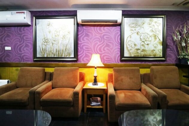 Coin's Hotel Jakarta - Photo5