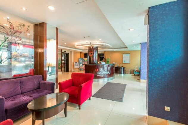 Collection O 7 Hotel Melawai - Photo3