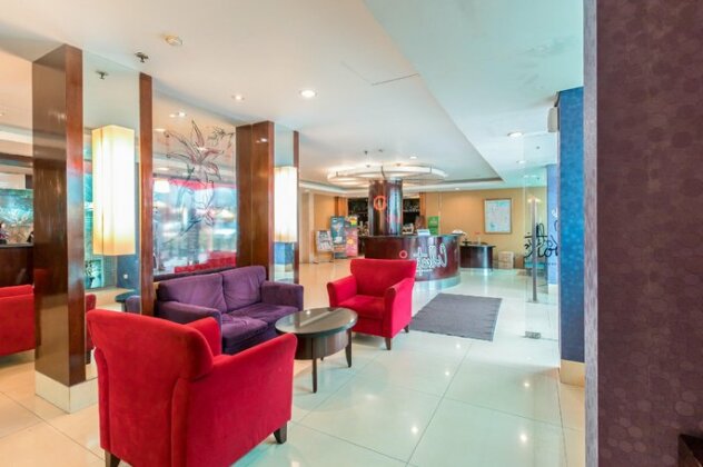Collection O 7 Hotel Melawai - Photo4