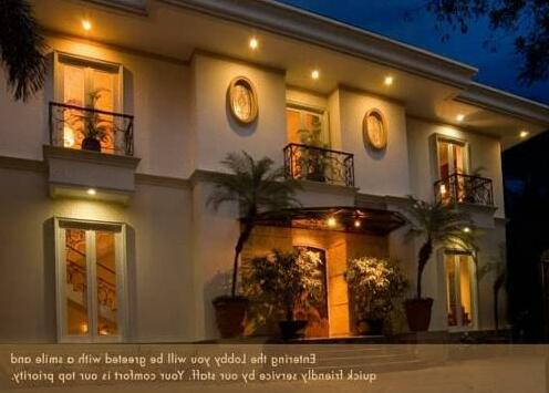 Colonnade Residences - Photo2