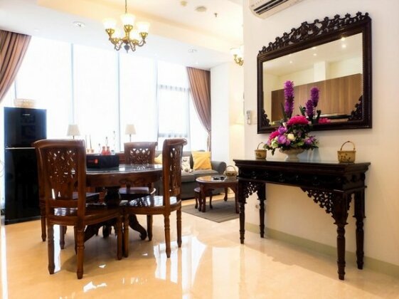 Comfy 2BR L'Avenue Apartment By Travelio - Photo5