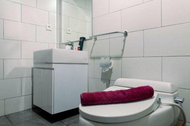 Comfy and Modern 1BR at Lexington Apt By Travelio - Photo5