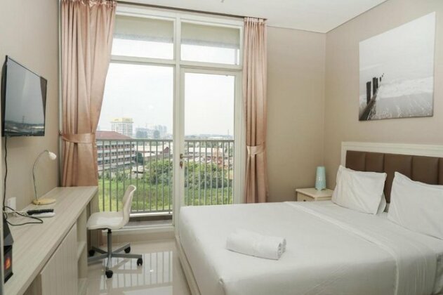 Comfy Studio Ciputra Internasional Apartment By Travelio - Photo3