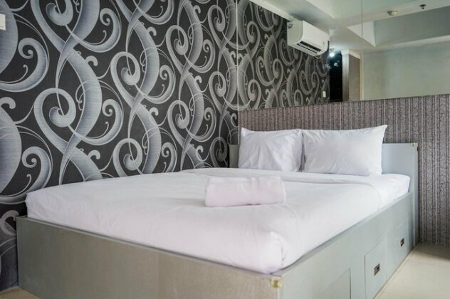 Comfy Studio Grand Kartini Apartment By Travelio - Photo5