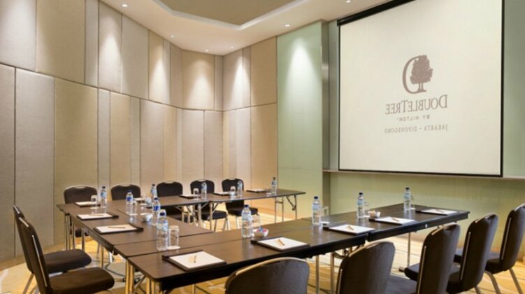 DoubleTree by Hilton Jakarta - Diponegoro - Photo5
