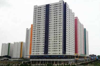 Easy Access to Mall Green Pramuka Apartment