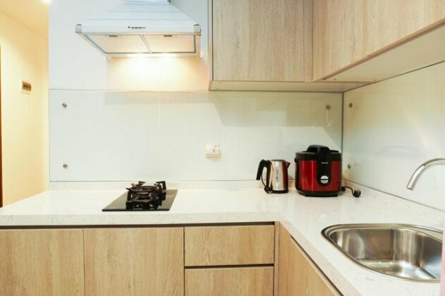 Elegant 1BR Veranda Residence @ Puri Apartment by Travelio - Photo4