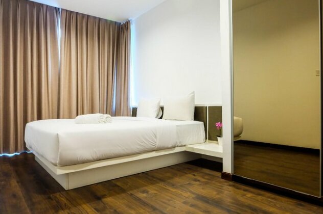 Elegant 2BR Veranda Residence Puri Apt by Travelio - Photo2
