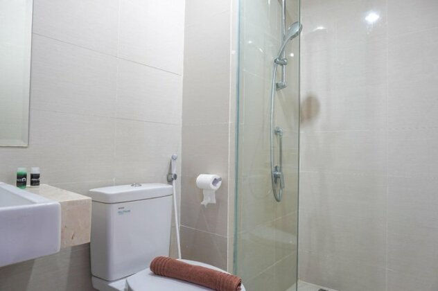 Exclusive and Cozy Studio Puri Mansion Apartment By Travelio - Photo5