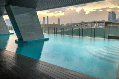 Exclusive Studio At Menteng Park Apartment By Travelio