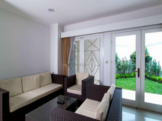 Executive Guesthouse - Photo2