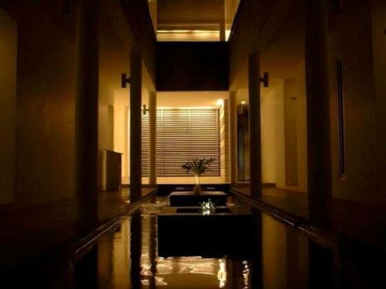 FLAT06 Minimalist Residence - Photo4