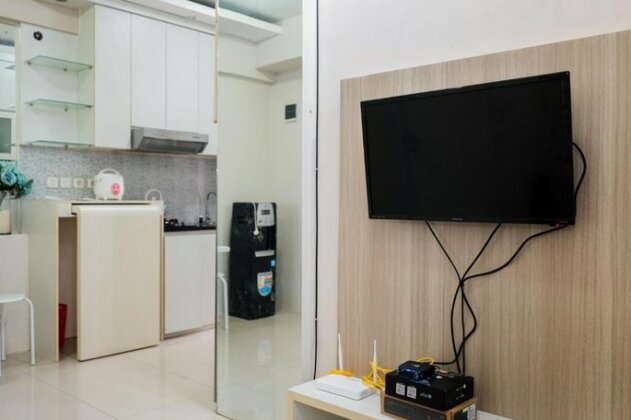 Great Location Green Pramuka Apartment - Photo4