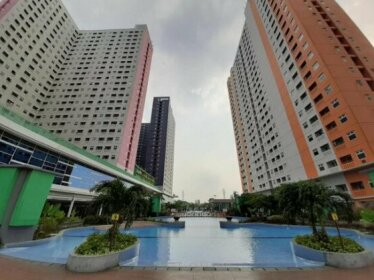 Green Pramuka City Studio GP Square by Karla Pesan b0oking
