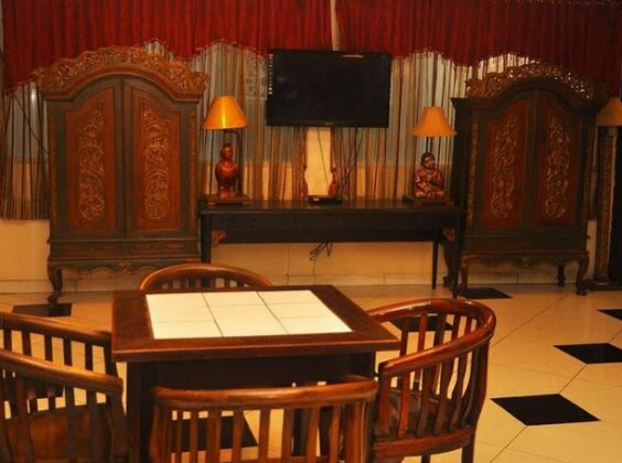 Hotel New Idola - Photo4