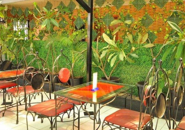 Hotel New Idola - Photo5