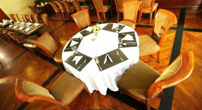 Hotel Sentral Jakarta - Photo2