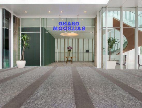 JS Luwansa Hotel & Convention Center