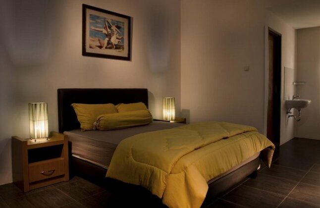 Kebagusan Indah Guest House - Photo4