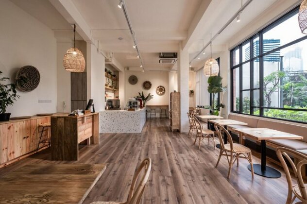 La Boheme Rooms and Coffee - Photo2