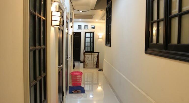 Lagura Residence Guest House - Photo2