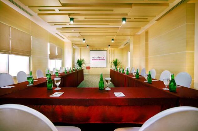 Liberta Hotel Kemang - Photo4