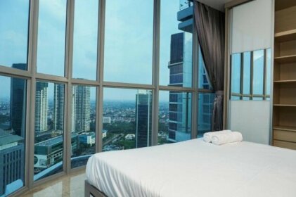 Luxury and Spacious 3BR Windsor Puri Apartment By Travelio