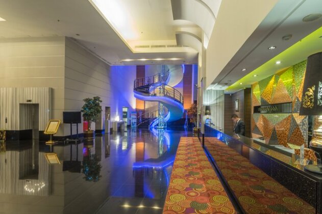 Manhattan Hotel Jakarta - Photo3