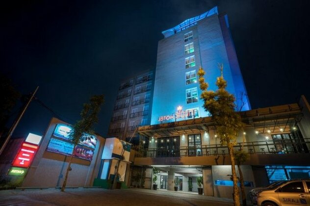 Maple Hotel Grogol