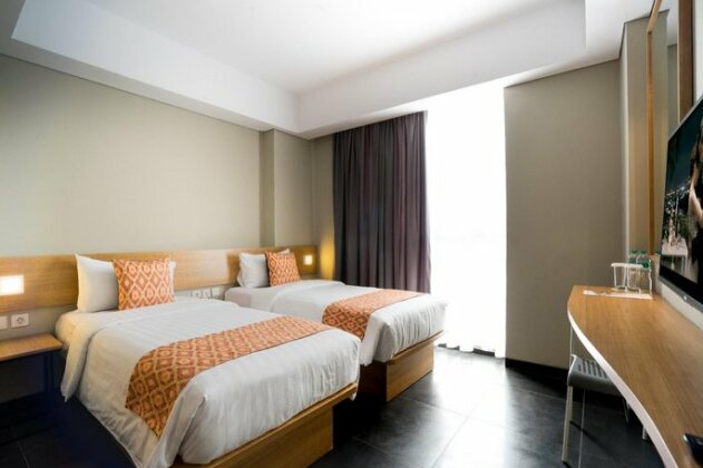 Maple Hotel Grogol - Photo4