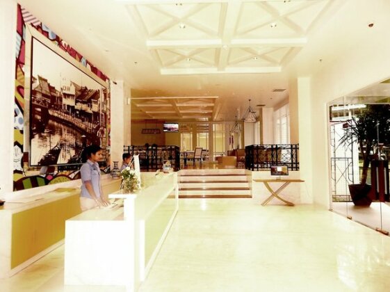 MaxOneHotels com at Glodok - Photo3