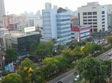 MaxoneHotels com at Kramat