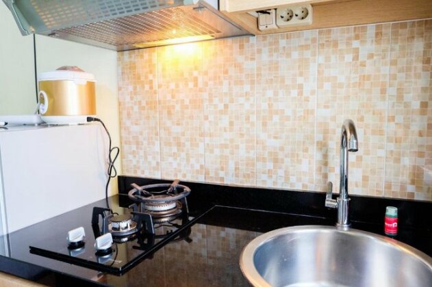 Minimalist Studio Green Pramuka Apartment - Photo5
