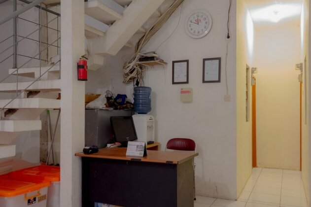 OYO 160 Lontar Residence - Photo4