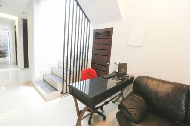 OYO 2323 The One Residence Syariah - Photo2