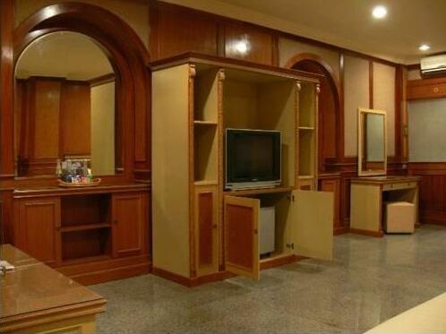 Park Nesia Royal Regal Hotel - Photo2