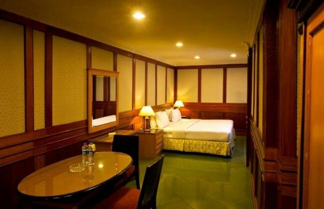 Park Nesia Royal Regal Hotel - Photo4