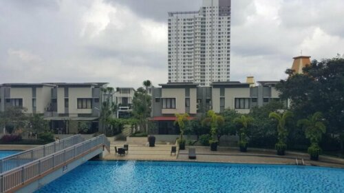 Pool View for Business & Shopping