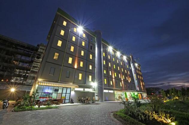 POP Hotel Airport Jakarta - Photo2
