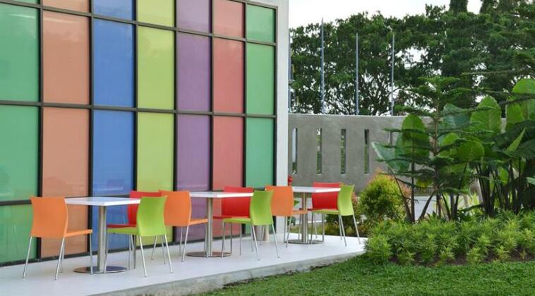 POP Hotel Airport Jakarta - Photo3